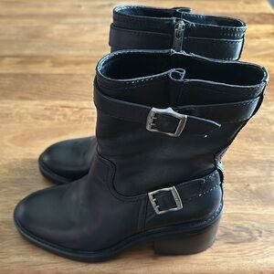 Vince Camuto black leather biker / moto bikercore boho boot soft leather size 8